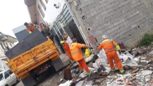 مهلت ۱۰ روزه معاون خدمات شهری شهرداری زاهدان به شهرداران مناطق پنج گانه/ظرف مدت ۱۰ روز زاهدان را تمیز کنید