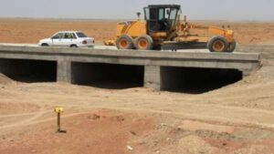 عملیات احداث سه دستگاه آبروی باکسی در محورهای روستایی چابهار آغاز شد