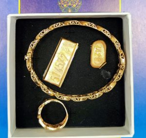 بانوی فرهنگی تهرانی طلاهایش را بخشید تا مدرسه ۳ کلاسه حضرت زهرا(س) در سیستان‌ و بلوچستان ساخته شود